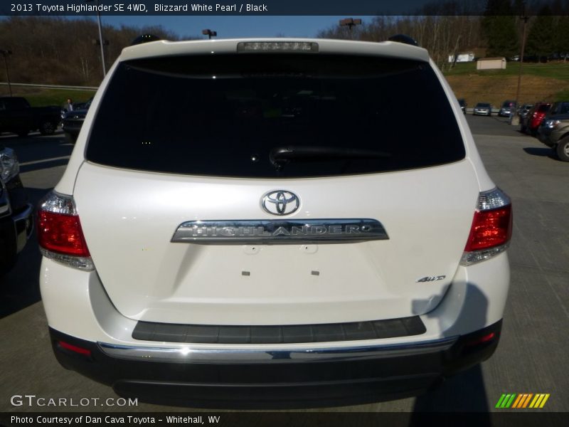 Blizzard White Pearl / Black 2013 Toyota Highlander SE 4WD