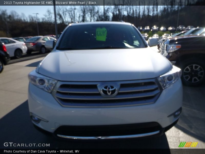Blizzard White Pearl / Black 2013 Toyota Highlander SE 4WD