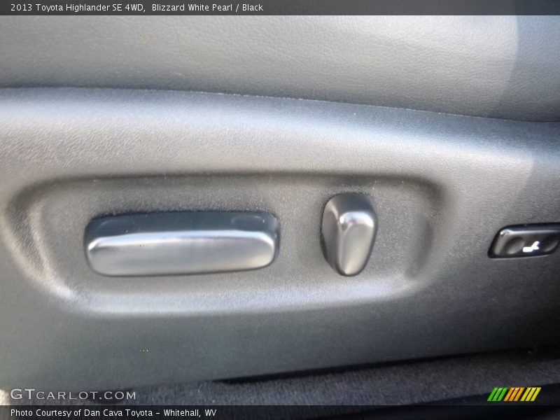 Blizzard White Pearl / Black 2013 Toyota Highlander SE 4WD