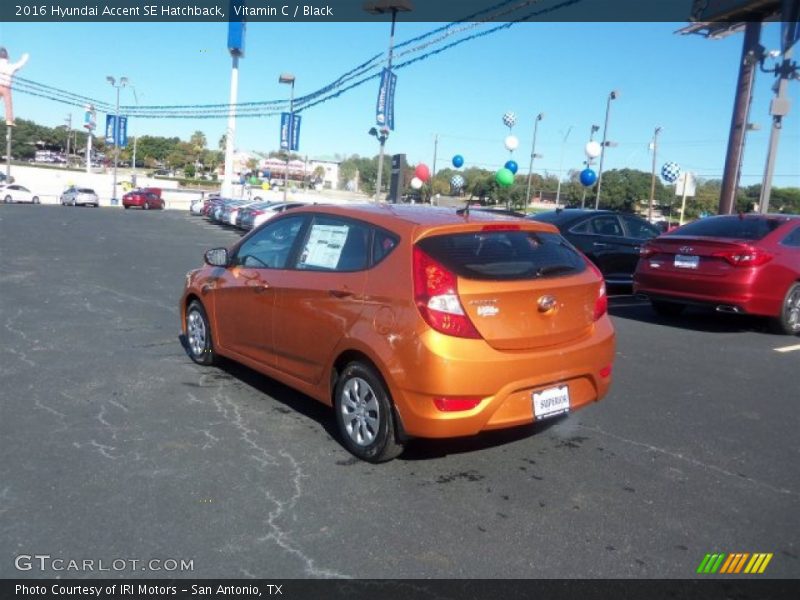 Vitamin C / Black 2016 Hyundai Accent SE Hatchback