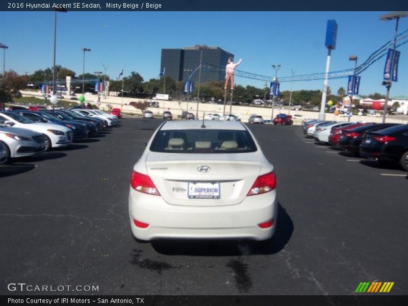 Misty Beige / Beige 2016 Hyundai Accent SE Sedan