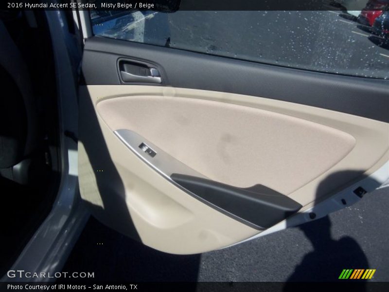 Misty Beige / Beige 2016 Hyundai Accent SE Sedan