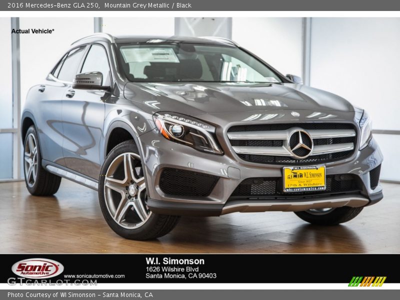 Mountain Grey Metallic / Black 2016 Mercedes-Benz GLA 250