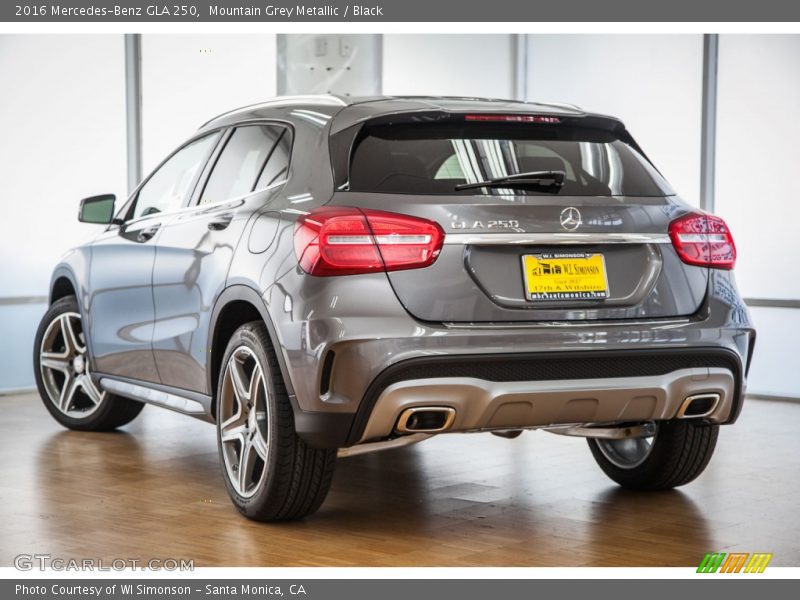 Mountain Grey Metallic / Black 2016 Mercedes-Benz GLA 250