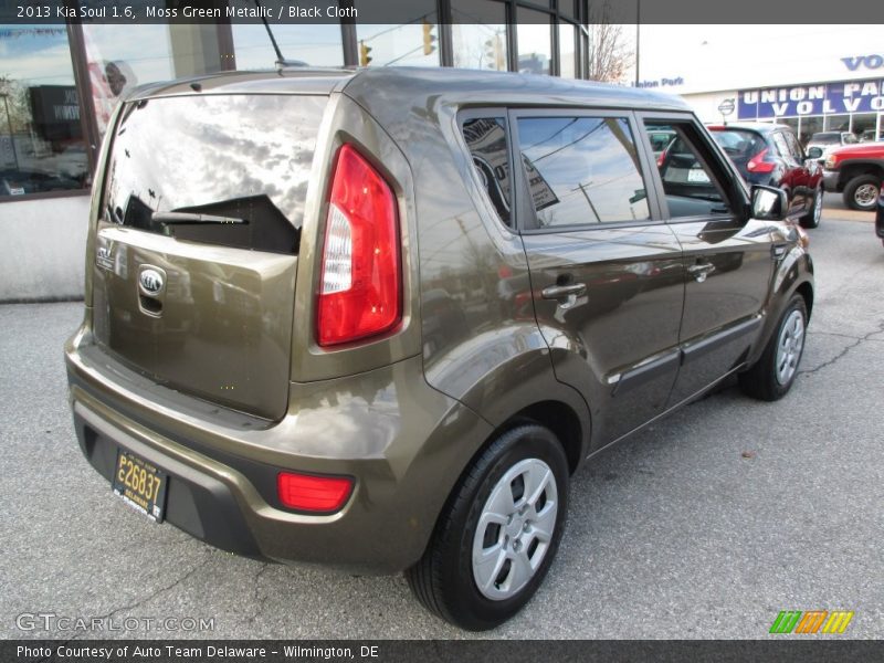 Moss Green Metallic / Black Cloth 2013 Kia Soul 1.6