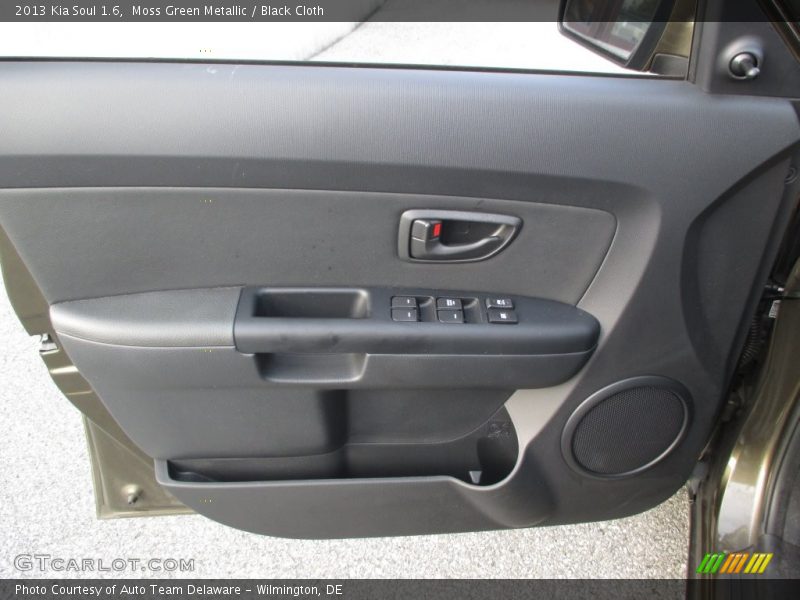 Moss Green Metallic / Black Cloth 2013 Kia Soul 1.6