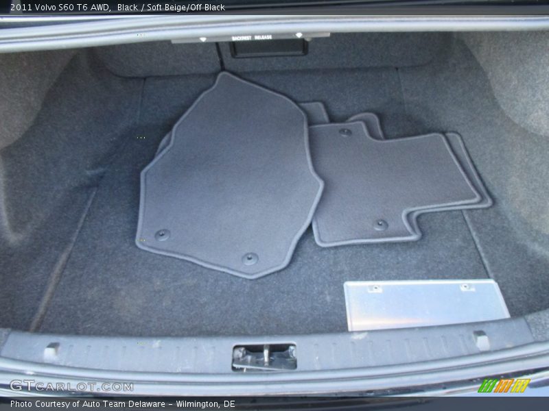 Black / Soft Beige/Off Black 2011 Volvo S60 T6 AWD