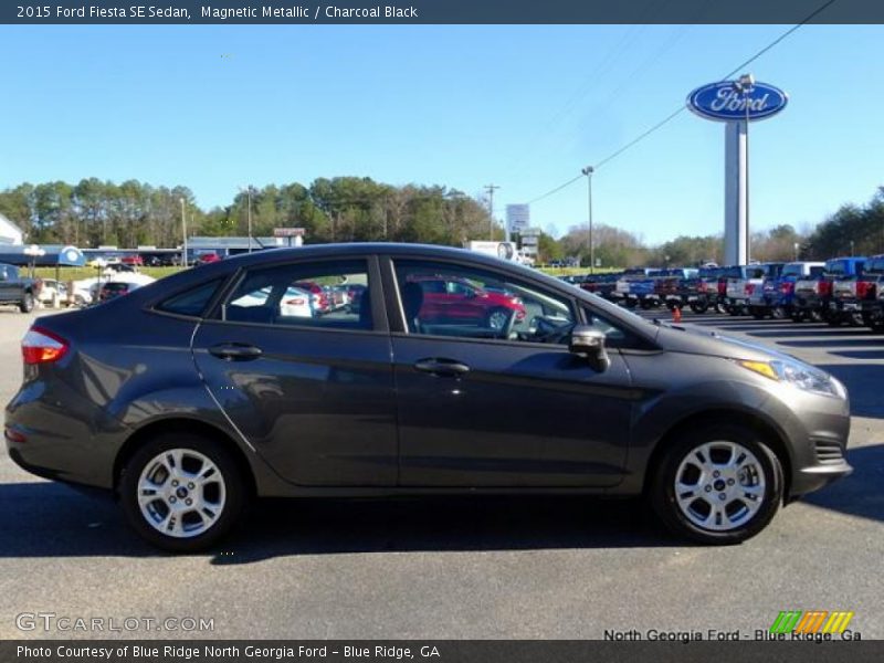 Magnetic Metallic / Charcoal Black 2015 Ford Fiesta SE Sedan
