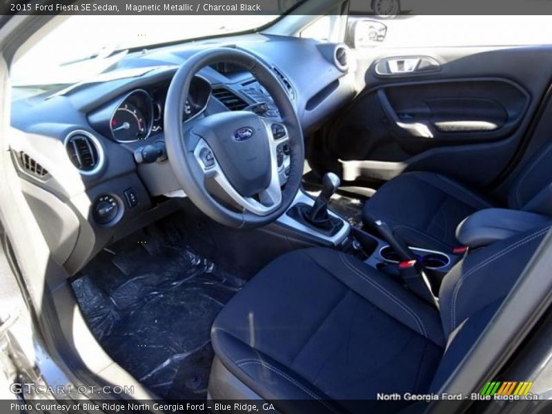 Magnetic Metallic / Charcoal Black 2015 Ford Fiesta SE Sedan