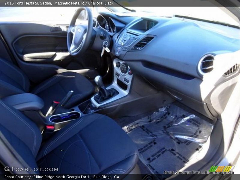 Magnetic Metallic / Charcoal Black 2015 Ford Fiesta SE Sedan