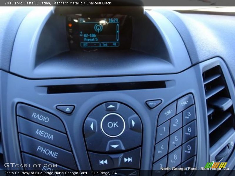 Magnetic Metallic / Charcoal Black 2015 Ford Fiesta SE Sedan