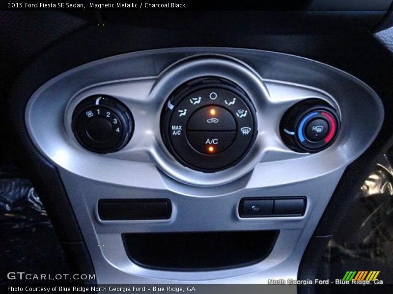 Magnetic Metallic / Charcoal Black 2015 Ford Fiesta SE Sedan