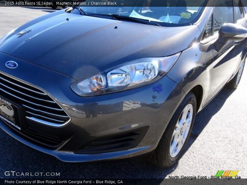 Magnetic Metallic / Charcoal Black 2015 Ford Fiesta SE Sedan