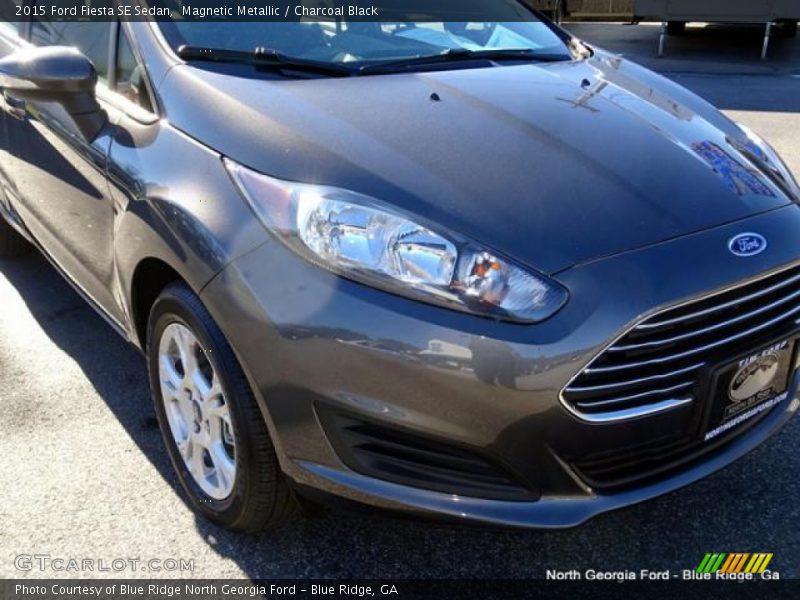 Magnetic Metallic / Charcoal Black 2015 Ford Fiesta SE Sedan