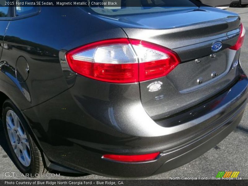 Magnetic Metallic / Charcoal Black 2015 Ford Fiesta SE Sedan