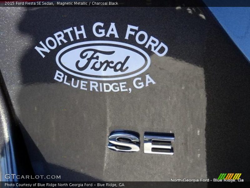 Magnetic Metallic / Charcoal Black 2015 Ford Fiesta SE Sedan