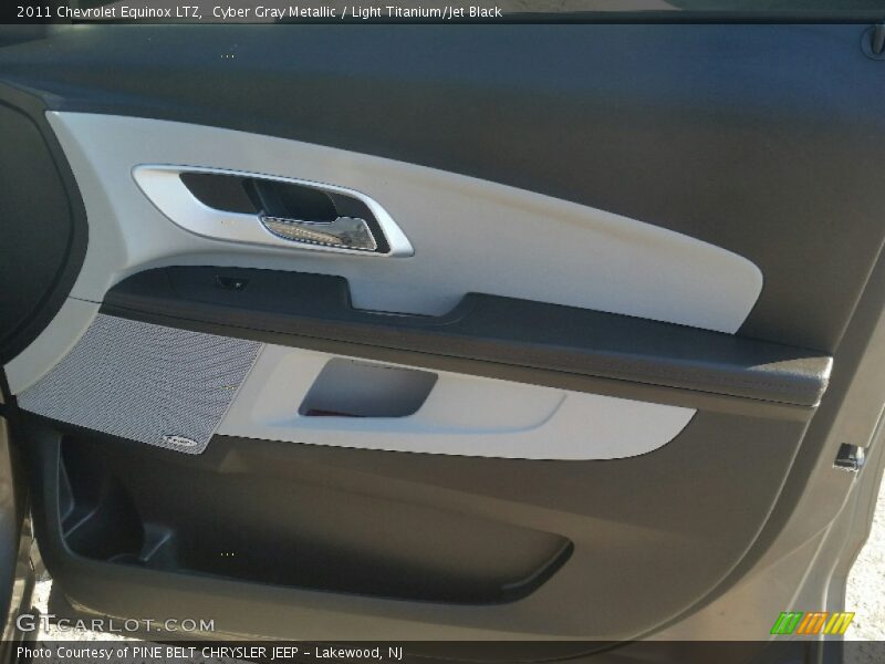 Cyber Gray Metallic / Light Titanium/Jet Black 2011 Chevrolet Equinox LTZ