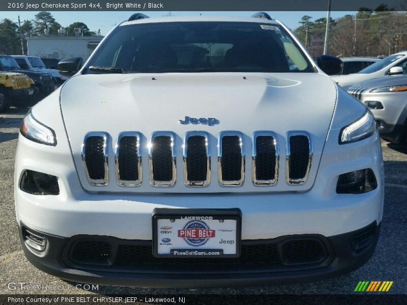 Bright White / Black 2016 Jeep Cherokee Sport 4x4