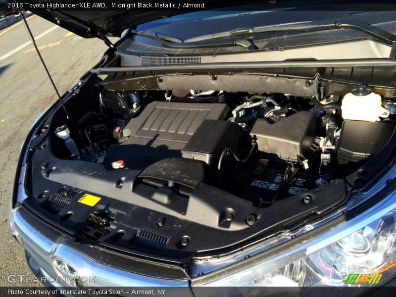 Midnight Black Metallic / Almond 2016 Toyota Highlander XLE AWD