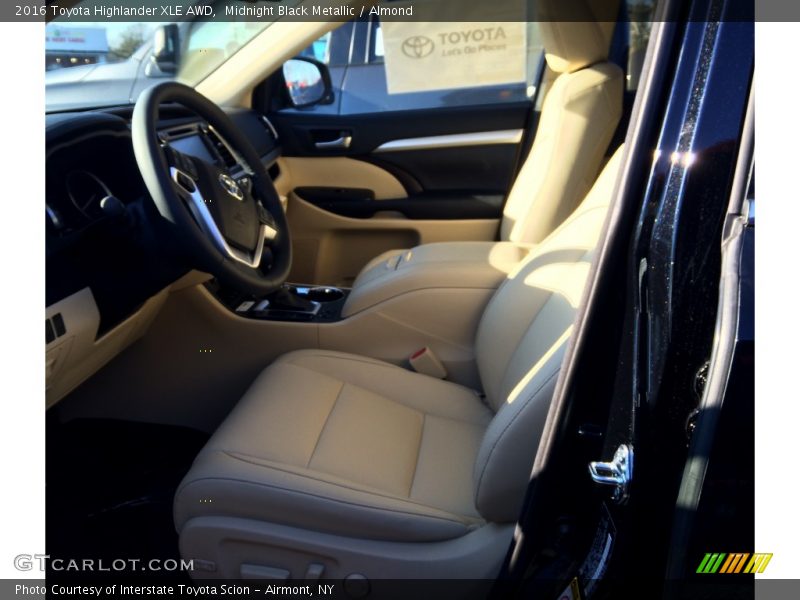 Midnight Black Metallic / Almond 2016 Toyota Highlander XLE AWD