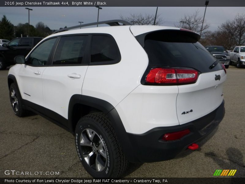 Bright White / Black 2016 Jeep Cherokee Trailhawk 4x4