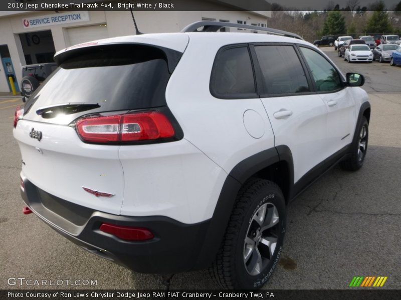 Bright White / Black 2016 Jeep Cherokee Trailhawk 4x4