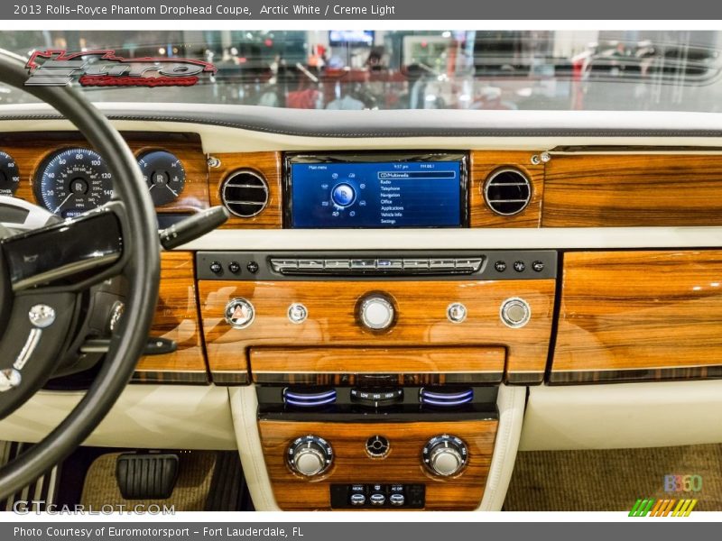 Arctic White / Creme Light 2013 Rolls-Royce Phantom Drophead Coupe