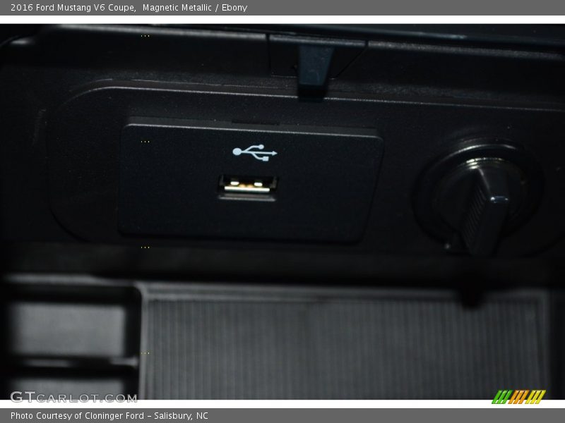 Magnetic Metallic / Ebony 2016 Ford Mustang V6 Coupe