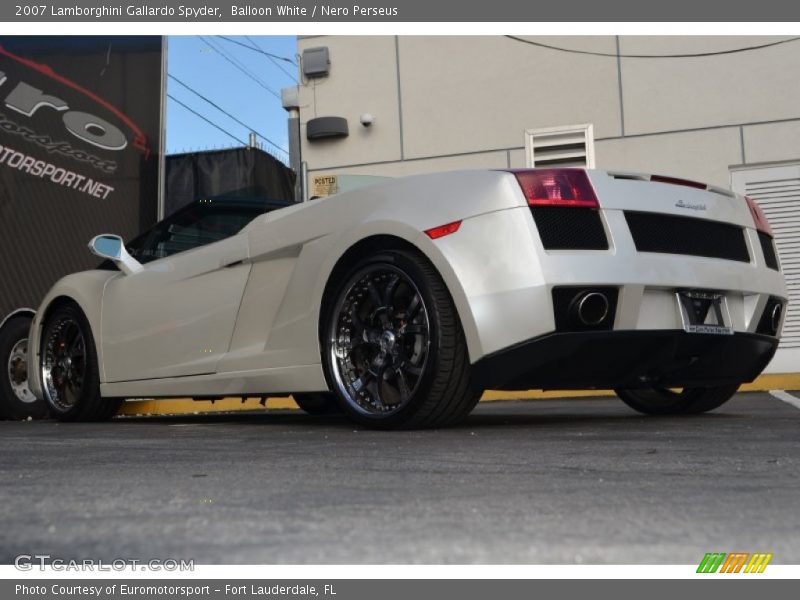 Balloon White / Nero Perseus 2007 Lamborghini Gallardo Spyder