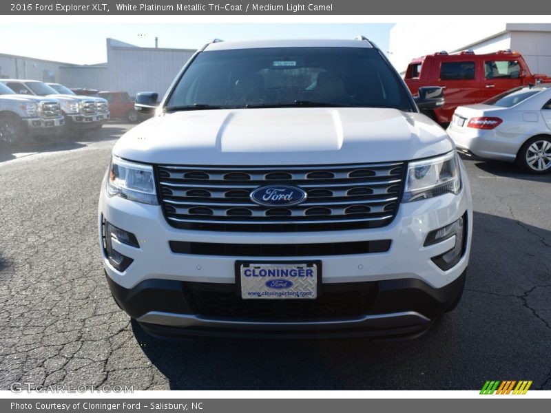 White Platinum Metallic Tri-Coat / Medium Light Camel 2016 Ford Explorer XLT