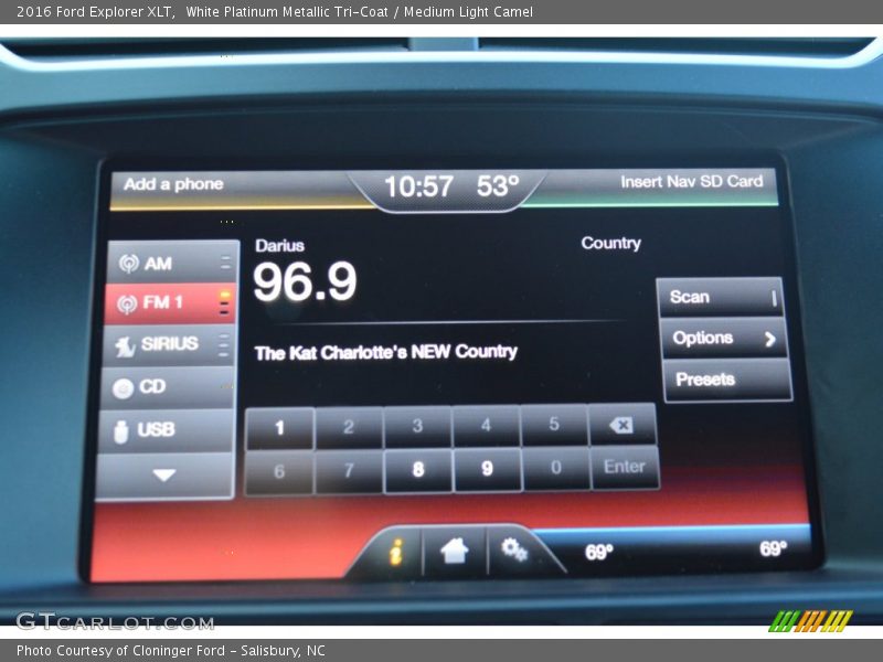 White Platinum Metallic Tri-Coat / Medium Light Camel 2016 Ford Explorer XLT