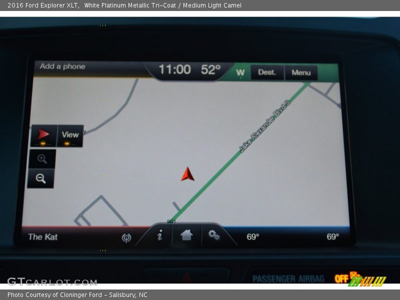 White Platinum Metallic Tri-Coat / Medium Light Camel 2016 Ford Explorer XLT