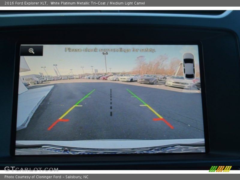White Platinum Metallic Tri-Coat / Medium Light Camel 2016 Ford Explorer XLT