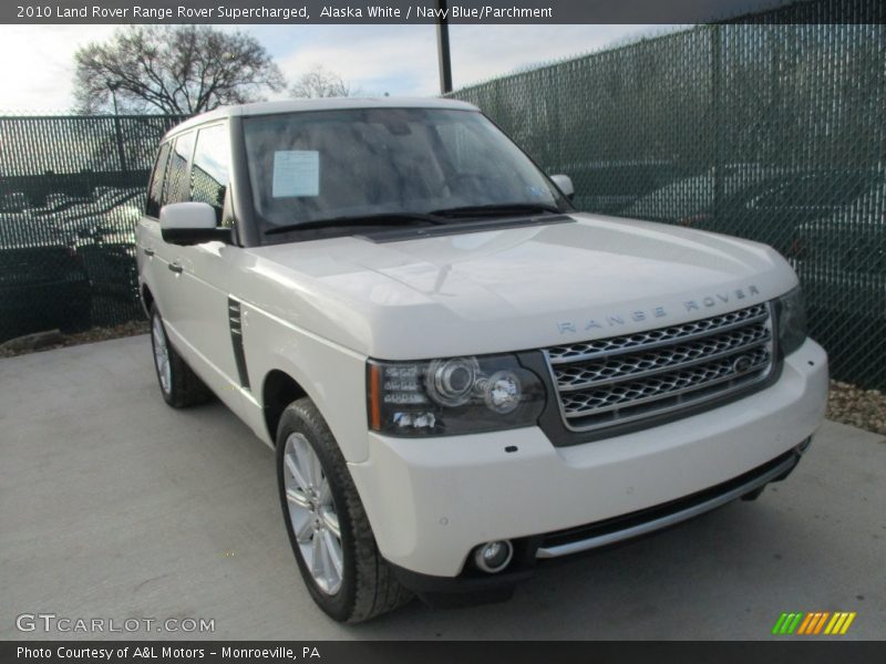 Alaska White / Navy Blue/Parchment 2010 Land Rover Range Rover Supercharged