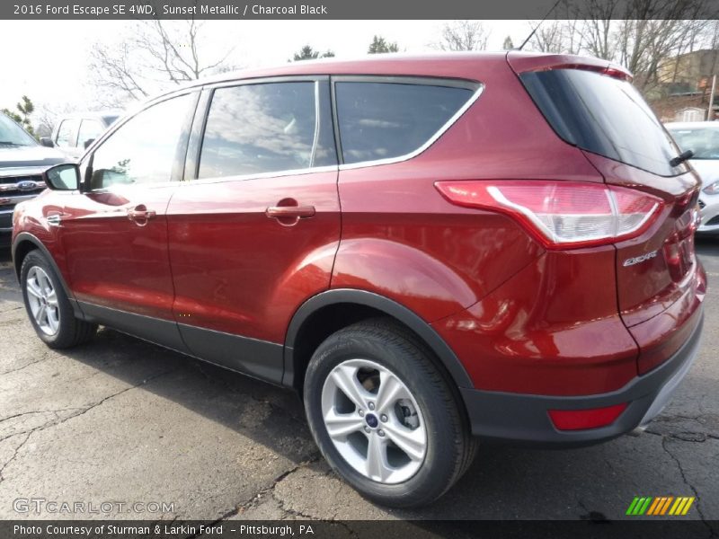 Sunset Metallic / Charcoal Black 2016 Ford Escape SE 4WD