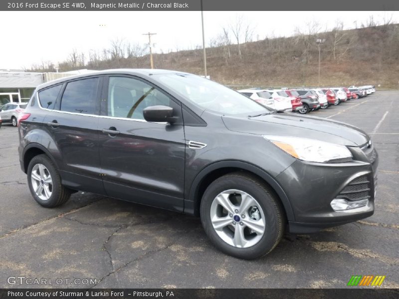 Magnetic Metallic / Charcoal Black 2016 Ford Escape SE 4WD