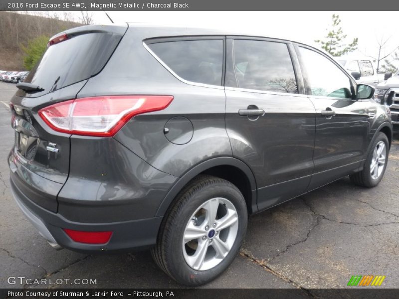 Magnetic Metallic / Charcoal Black 2016 Ford Escape SE 4WD