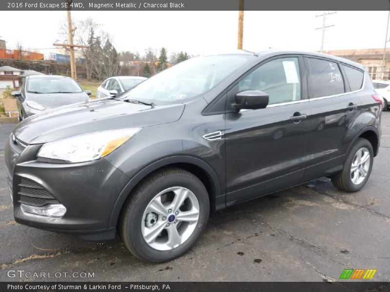 Magnetic Metallic / Charcoal Black 2016 Ford Escape SE 4WD