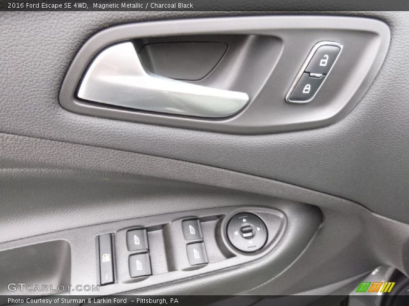 Magnetic Metallic / Charcoal Black 2016 Ford Escape SE 4WD