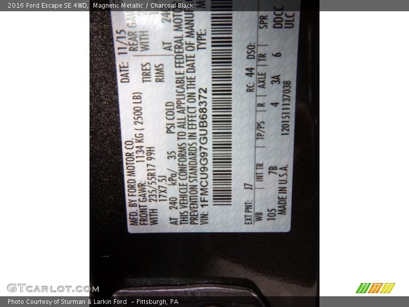 Magnetic Metallic / Charcoal Black 2016 Ford Escape SE 4WD