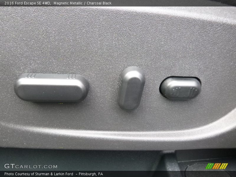 Magnetic Metallic / Charcoal Black 2016 Ford Escape SE 4WD