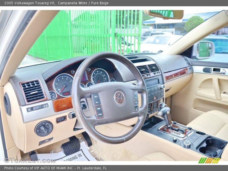 Campanella White / Pure Beige 2005 Volkswagen Touareg V6