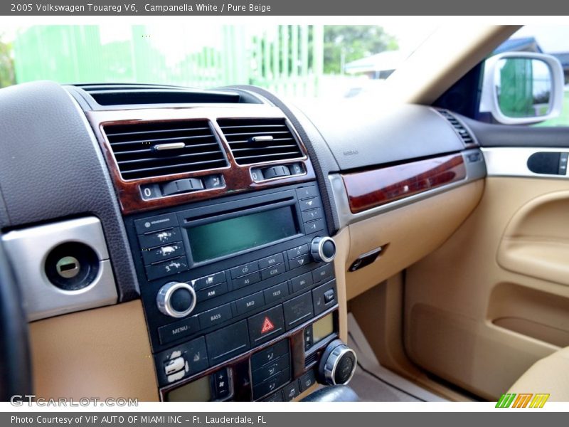 Campanella White / Pure Beige 2005 Volkswagen Touareg V6