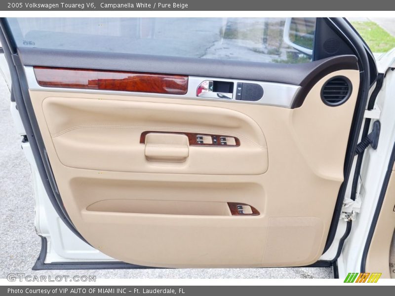 Campanella White / Pure Beige 2005 Volkswagen Touareg V6