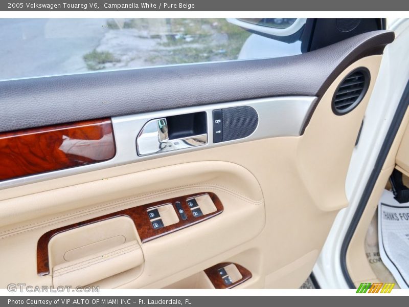 Campanella White / Pure Beige 2005 Volkswagen Touareg V6