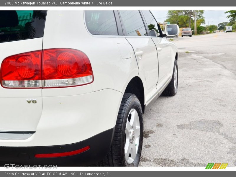 Campanella White / Pure Beige 2005 Volkswagen Touareg V6
