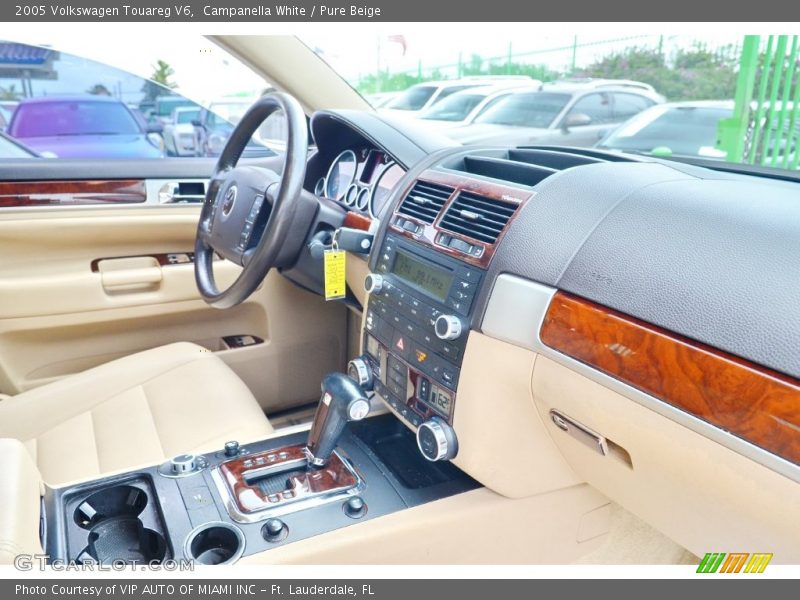 Campanella White / Pure Beige 2005 Volkswagen Touareg V6