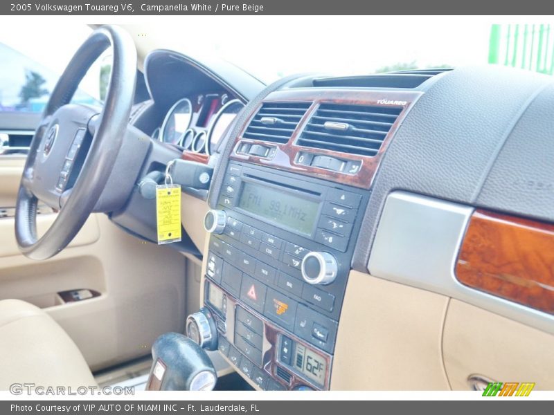Campanella White / Pure Beige 2005 Volkswagen Touareg V6