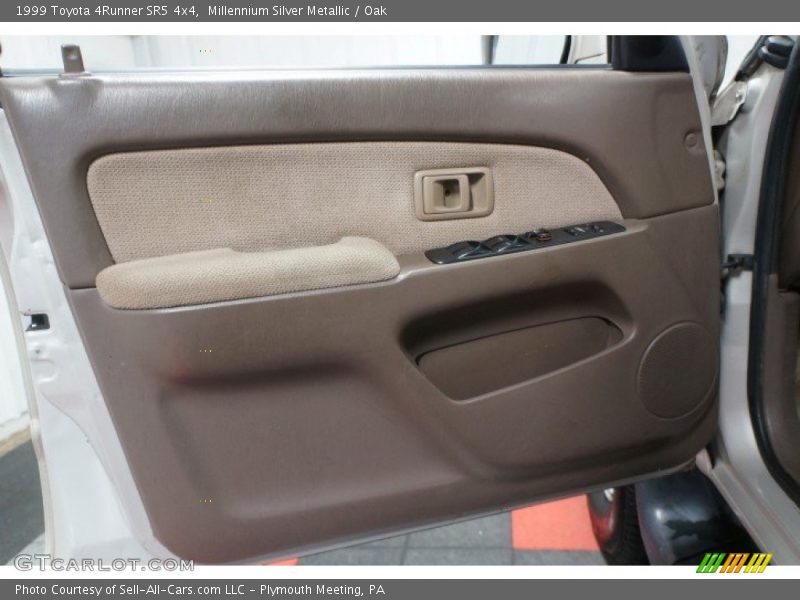 Millennium Silver Metallic / Oak 1999 Toyota 4Runner SR5 4x4