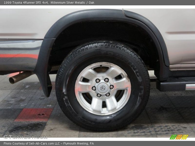 Millennium Silver Metallic / Oak 1999 Toyota 4Runner SR5 4x4